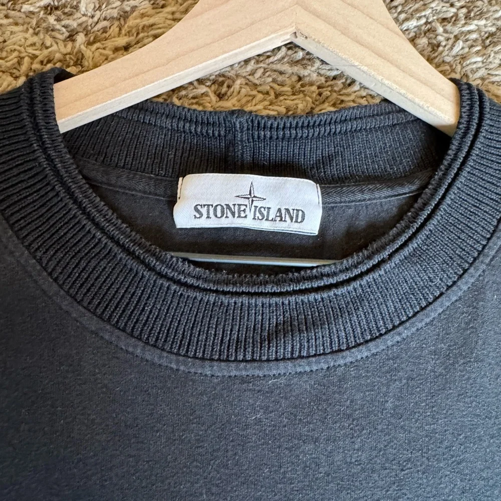 Stone Island Ribbed Neck Reflective Logo Black - Picture 4 of 7